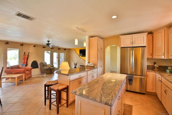 Interior, Kitchen, Living room, Pendant Lights, Recessed Lighting, Stainless Steel Appliances