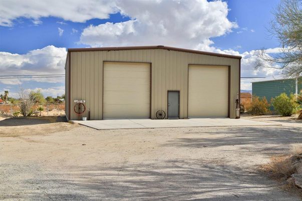 Detached Garage, Exterior