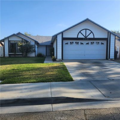 Attached, Exterior, Facade, Ranch