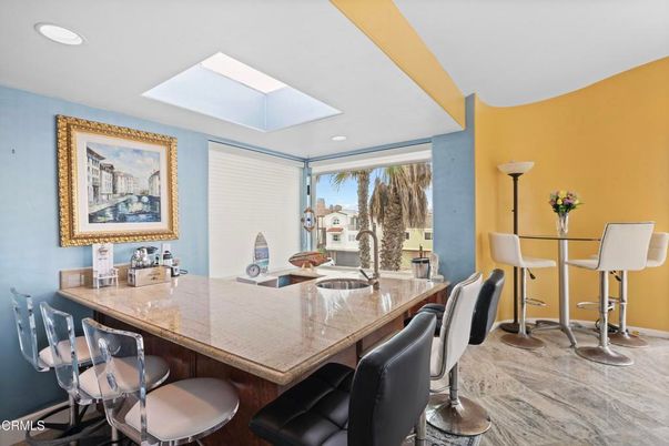 Dining room, Interior, Recessed Lighting