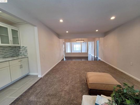 Empty room, Interior, Pendant Lights, Recessed Lighting