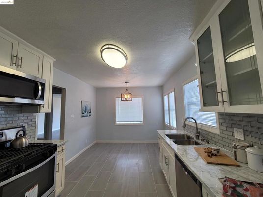 Interior, Kitchen, Pendant Lights, Wood Texture Flooring