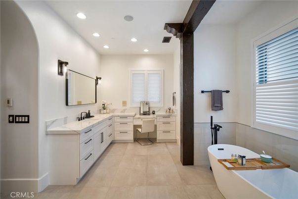 Bathroom, Dual Sink Vanities, Free Standing Baths, Interior, Recessed Lighting