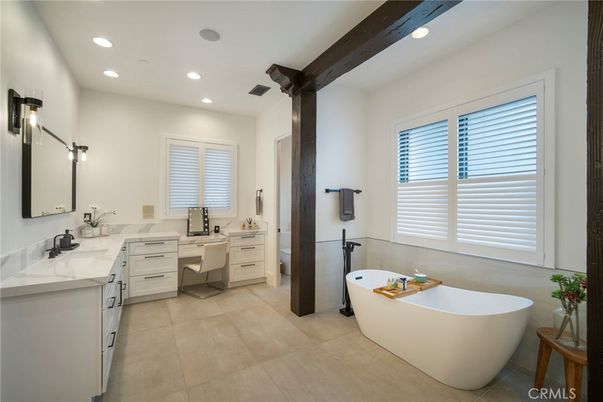Bathroom, Dual Sink Vanities, Free Standing Baths, Interior, Recessed Lighting