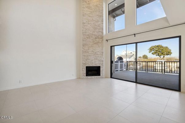 Empty room, Fireplace, Interior