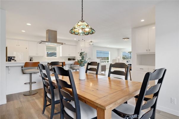Dining room, Interior, Kitchen, Pendant Lights, Recessed Lighting, Wood Texture Flooring