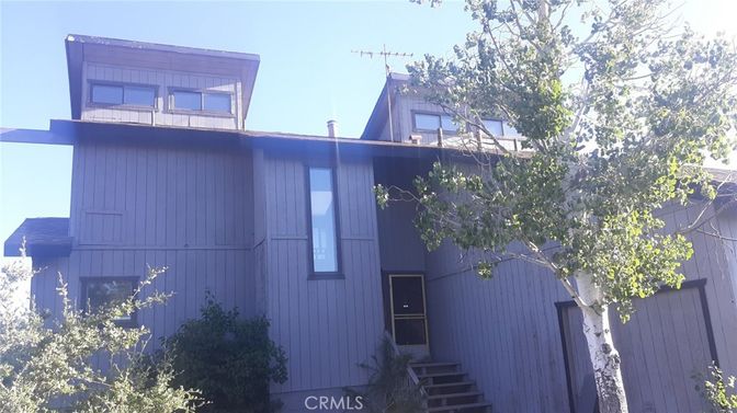 Exterior, Facade, Modern