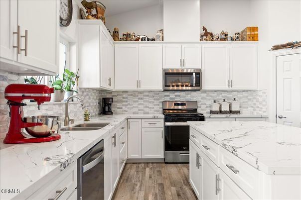 Interior, Kitchen, Stainless Steel Appliances, Wood Texture Flooring