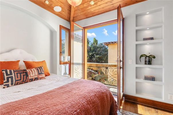Bedroom, Interior, Recessed Lighting, Wooden Ceilings, Wood Texture Flooring