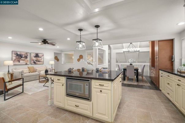 Dining room, Interior, Living room, Pendant Lights, Recessed Lighting