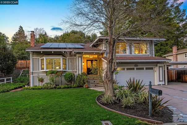 Attached, Exterior, Facade, Solar Panels, Mediterranean