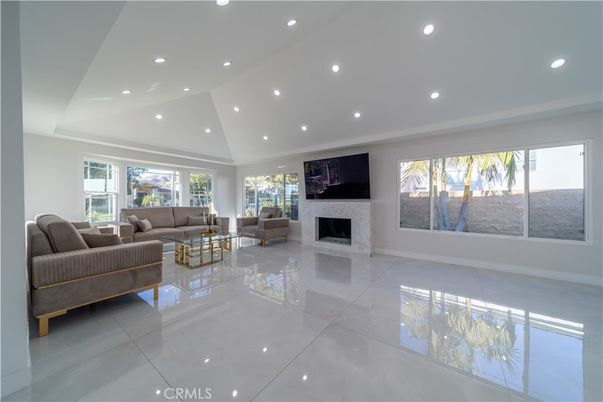 Fireplace, Interior, Living room, Recessed Lighting