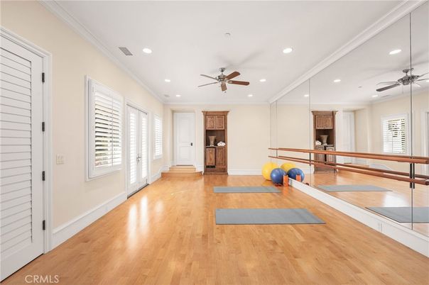 Fitness Equipment, Interior, Recessed Lighting, Wood Texture Flooring