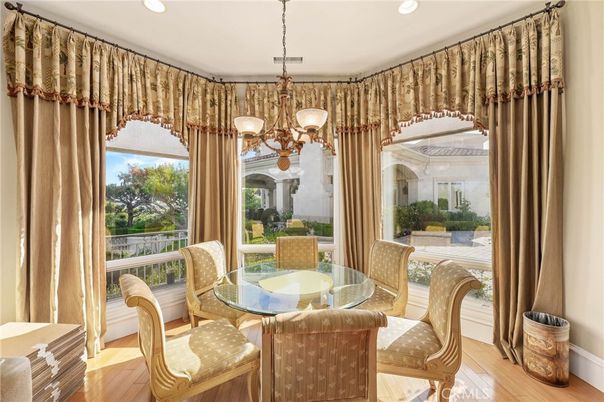 Chandelier, Dining room, Interior, Recessed Lighting, Wood Texture Flooring