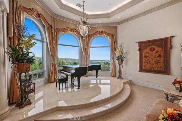 Chandelier, Interior, Piano, Recessed Lighting