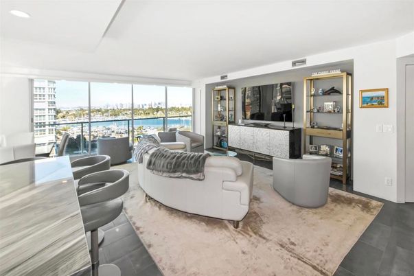 Interior, Living room, Recessed Lighting, Water