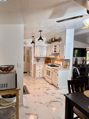 Interior, Kitchen, Marble, Stainless Steel Appliances, Washer
