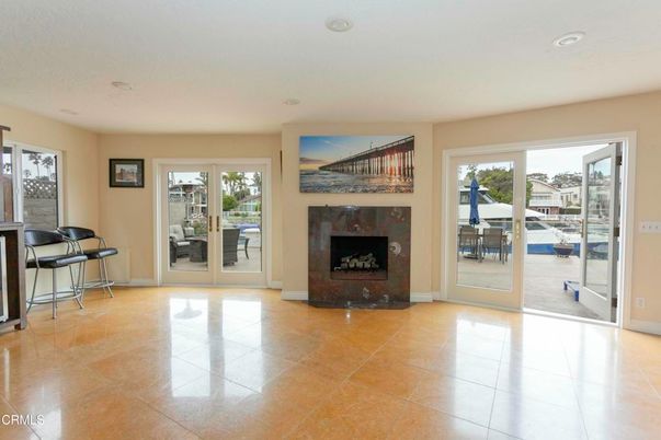 Fireplace, Interior, Recessed Lighting