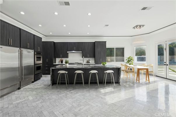 Dining room, Interior, Kitchen, Recessed Lighting, Stainless Steel Appliances