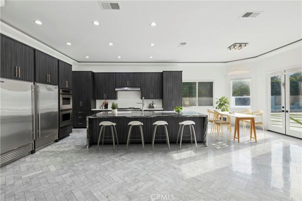 Dining room, Interior, Kitchen, Recessed Lighting, Stainless Steel Appliances