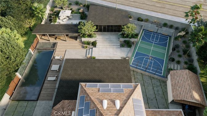 Exterior, Drone