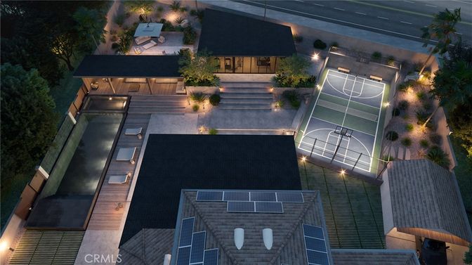 Exterior, Drone