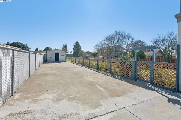 Backyard, Exterior