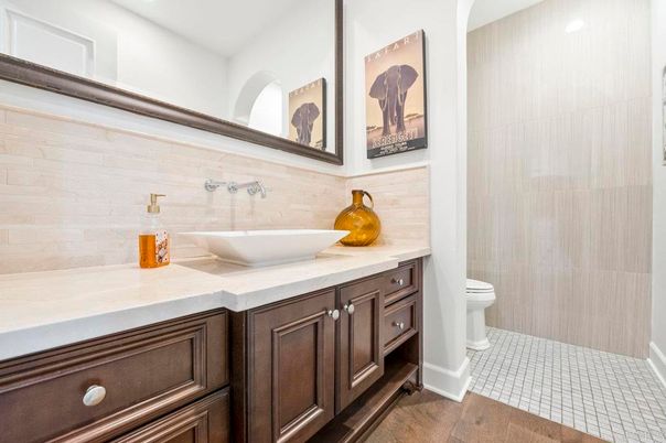 Bathroom, Dual Sink Vanities, Interior, Recessed Lighting