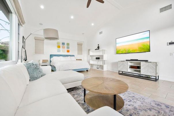 Bedroom, Interior, Living room, Recessed Lighting