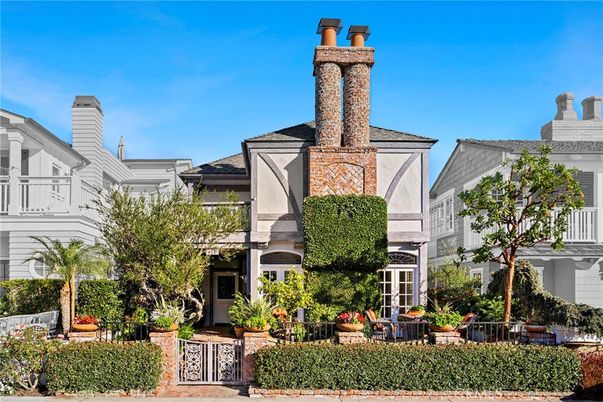 Exterior, Facade, Tudor Revival
