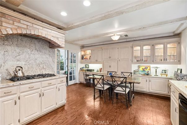 Dining room, Interior, Kitchen, Recessed Lighting, Wood Texture Flooring