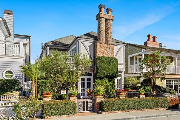 Exterior, Facade, Tudor Revival