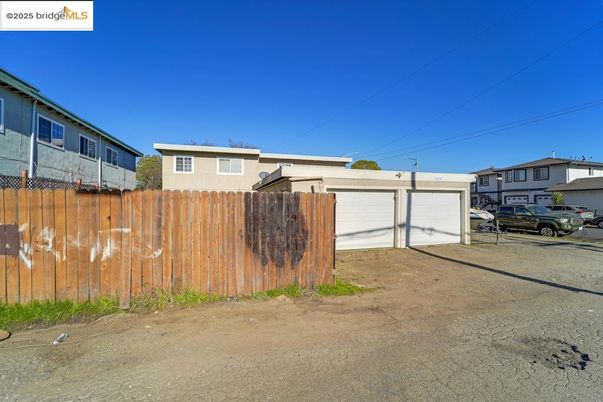 Detached Garage, Exterior
