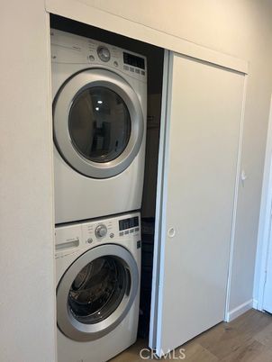 Interior, Utility Closets, Washer, Wood Texture Flooring
