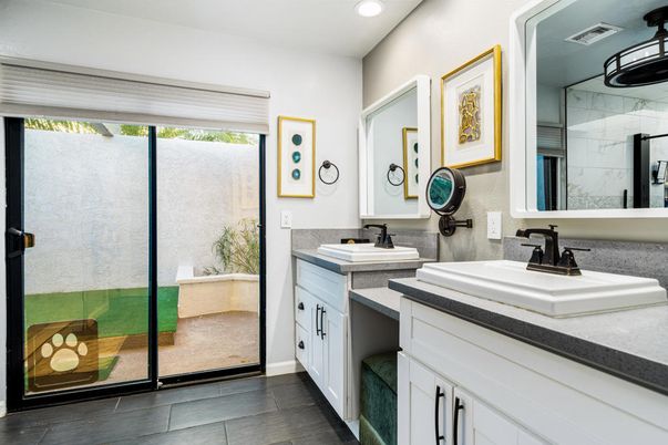 Bathroom, Dual Sink Vanities, Interior, Recessed Lighting
