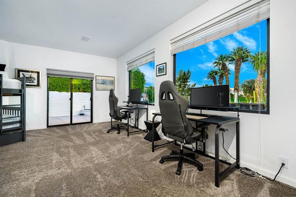 Home Office, Interior