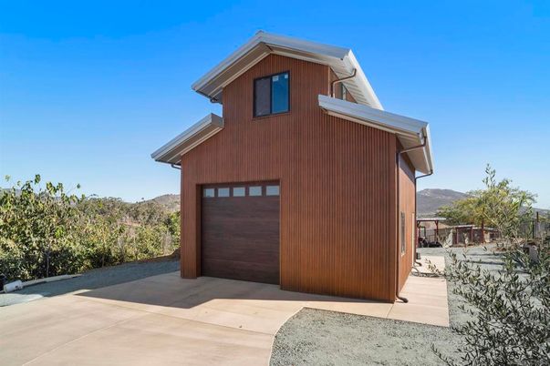 Detached Garage, Exterior