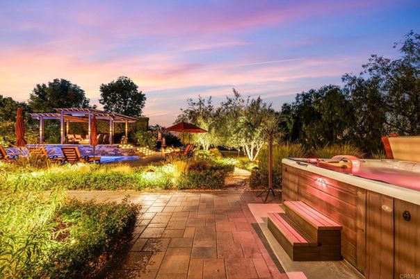 Exterior, Hot Tub