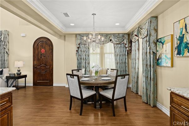 Chandelier, Dining room, Interior, Recessed Lighting, Wood Texture Flooring