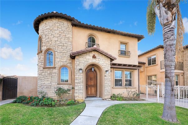 Exterior, Facade, Mediterranean