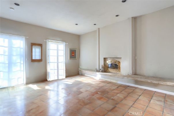Empty room, Fireplace, Interior, Recessed Lighting