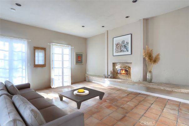 Fireplace, Interior, Living room, Recessed Lighting