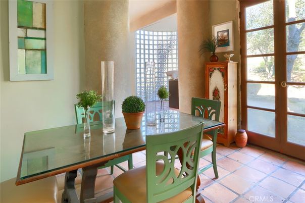 Dining room, Interior