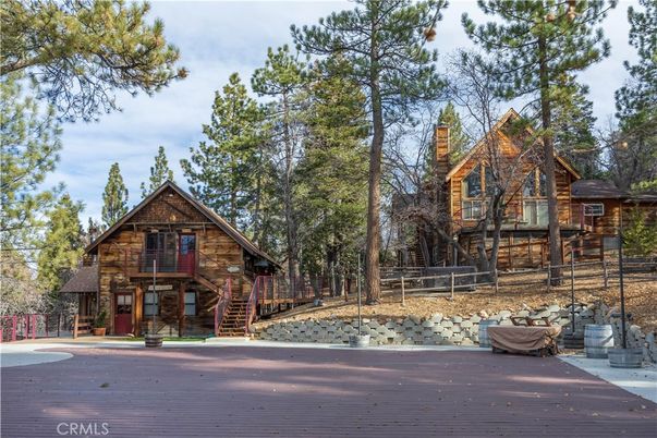 Backyard, Exterior, Facade, Log Home