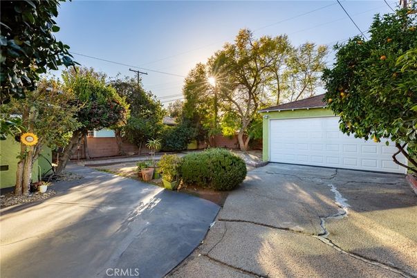 Detached Garage, Exterior