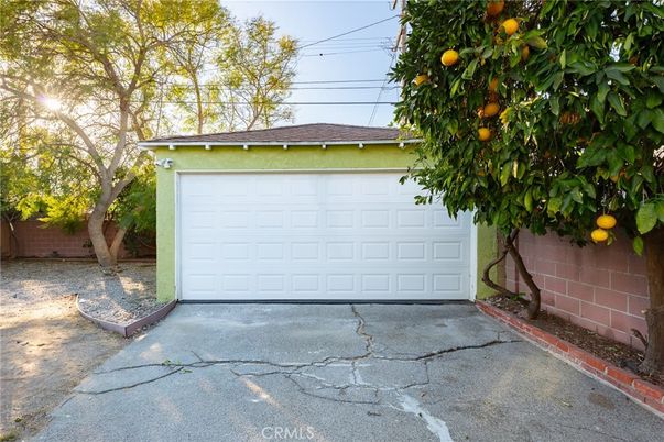 Detached Garage, Exterior