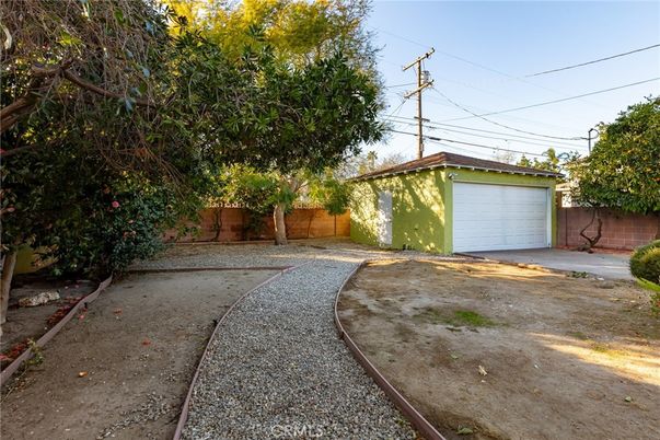 Backyard, Detached Garage, Exterior