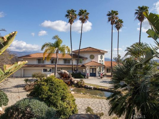 Attached, Exterior, Facade, Mediterranean