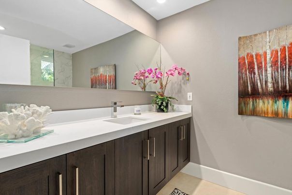Bathroom, Dual Sink Vanities, Interior, Recessed Lighting