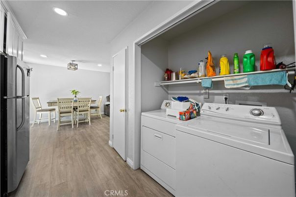 Dining room, Interior, Recessed Lighting, Washer, Wood Texture Flooring